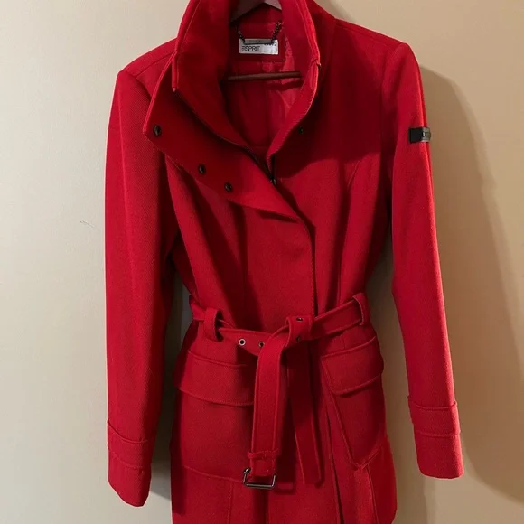 Look Ravishing in Red! - Picture 2 of 8